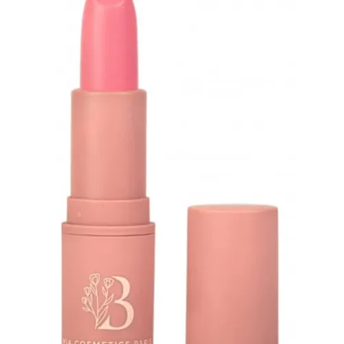 Mia blooming labial prairie rose