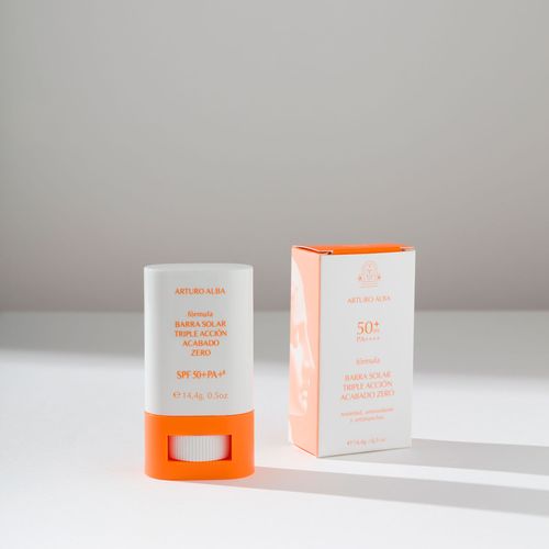 Arturo Alba Barra Solar Triple Acción Acabado Zero SPF 50+ 14.4G